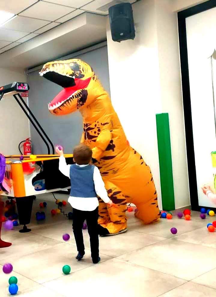 animaciones infantiles con dinosaurios
